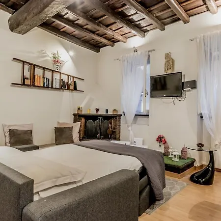 Trevi Fountain Garden * Rome